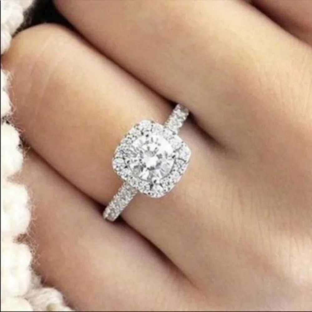 NEW 925 STERLING SILVER ENGAGEMENT DIAMOND RING, BEAUTIFUL RING, SHINY RING. - Picture 2 of 3